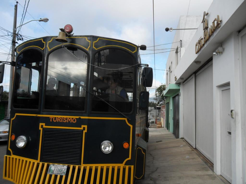Hotel Casa Blanca Inn Guatemala City Екстер'єр фото